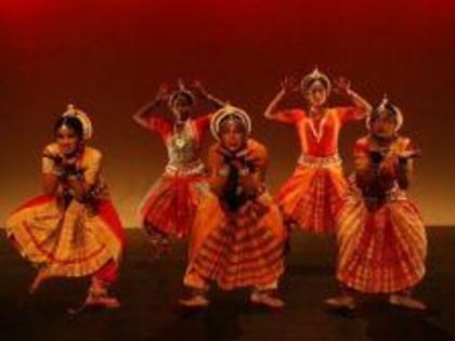 225x169_070357-dansuri-indiene - Dansuri indiene