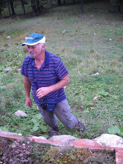 CAUTAND LENTILA LA 1600m
