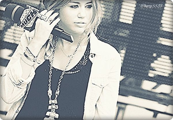 0097986795 - 0 x- Miley Ray Glittery
