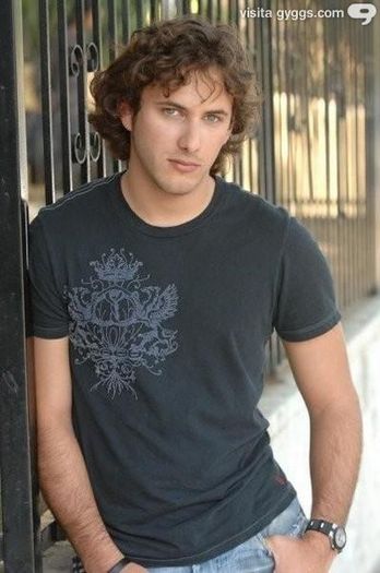 600x600_f97cb672-60e4-407e-b86a-cb4787080eec - Eugenio Siller