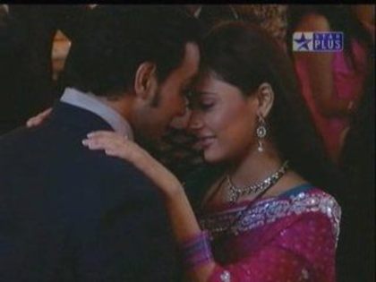 262005_112560288835581_109299789161631_128081_1354494_n - xxSara Khan si Angad Hasija-Sadhna si Alekhxx