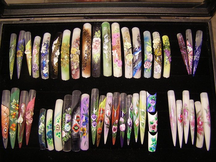 270551_2001255390032_1202988957_31997218_8251188_n - unghii adunate 4