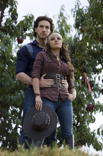 2qbdlix - Eugenio Siller