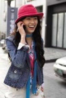 5 - actrite coreene ce vorbesc la telefon
