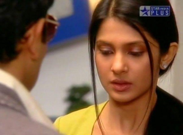 Jennifer_Winget_1260440815_0