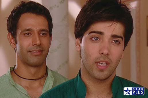 15311_122896684391600_121230534558215_313724_7649899_n - xxKinshuk Mahajan-Ranvirxx