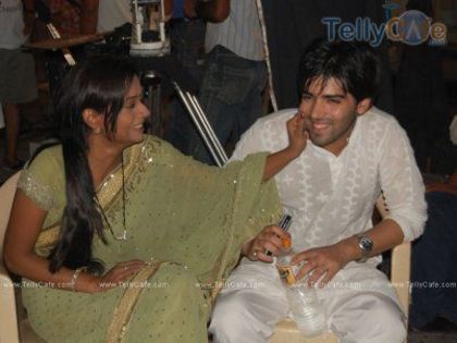 251168_179140565475695_100001392595271_486174_7311000_n - xxKinshuk Mahajan si Parul Chauhan-Ranvir si Raginixx