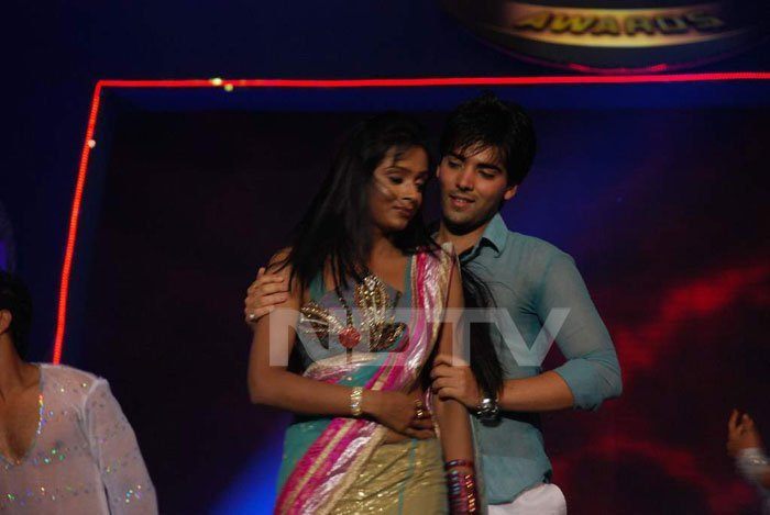 254508_179138798809205_100001392595271_486146_1608074_n - xxKinshuk Mahajan si Parul Chauhan-Ranvir si Raginixx