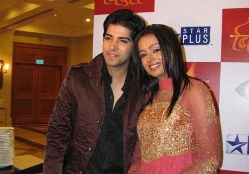 283023_190389511017467_100001392595271_533024_7996279_n - xxKinshuk Mahajan si Parul Chauhan-Ranvir si Raginixx