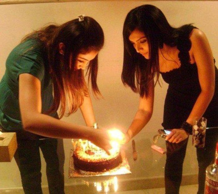 226941_100350696721700_100002403090932_910_1158893_n - xxShilpa Anandxx
