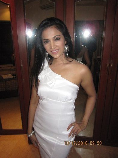 249451_110909608999142_100002403090932_107288_2573536_n - xxShilpa Anandxx