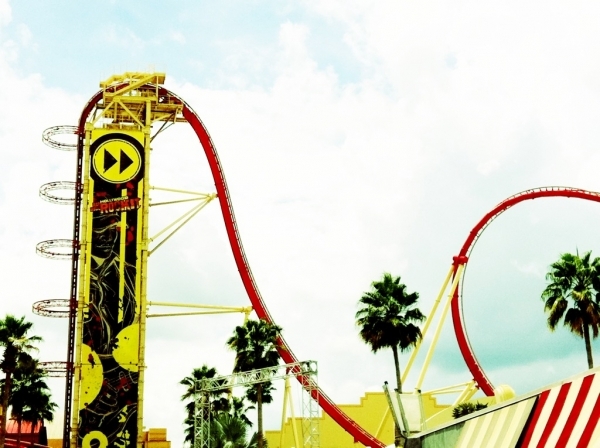 normal_BelindaPhotosCom_Candids_2011_Disney_0812_05