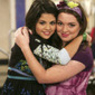 wizards-of-waverly-place-812008l-thumbnail_gallery - magicienii din waverly place