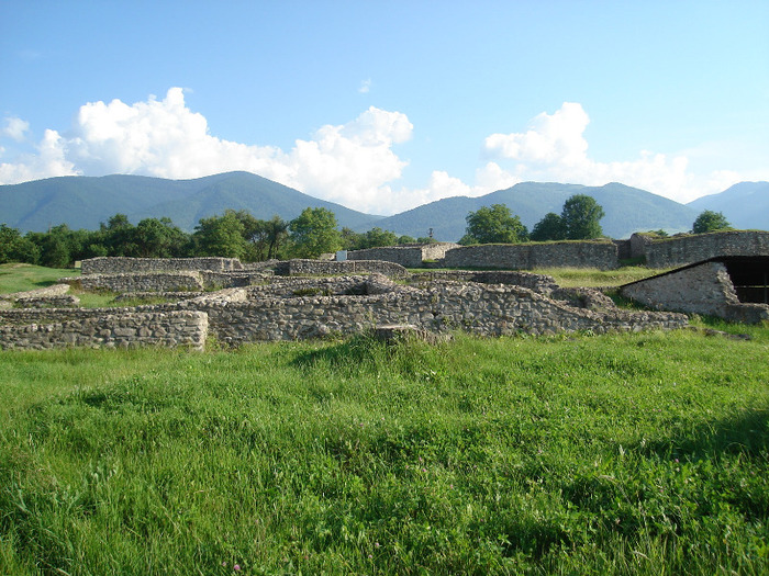 ruine Sarmizegetusa Hateg - de prin Retezat