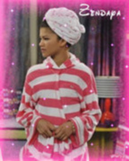 43533199_GHRWZSMJS - zendaya-coleman