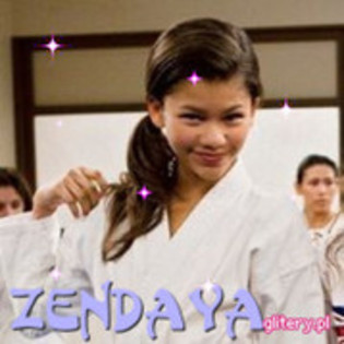 34326368_QGMPALGEC - zendaya-coleman