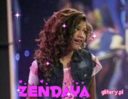 34326366_DIXIKNHDE - zendaya-coleman