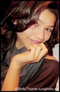 34812694_QJBPESIVF - zendaya-coleman