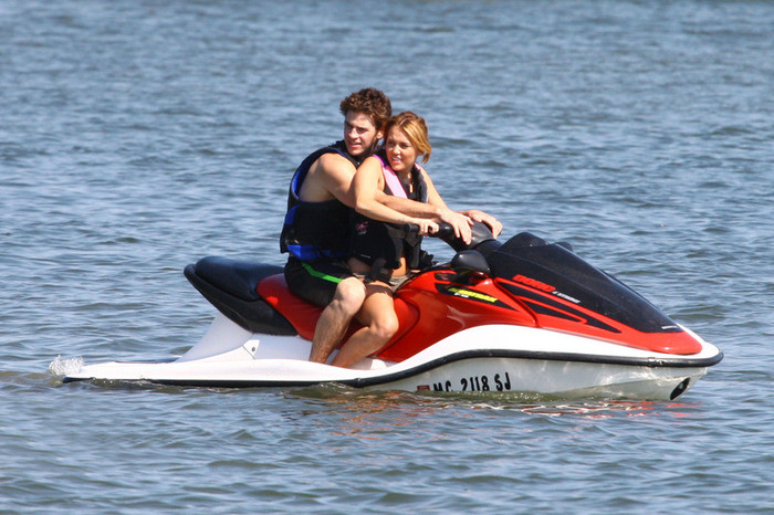 006uj - poze miley rare