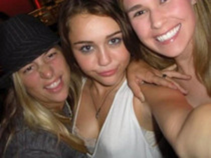 18724870_FBIQTHGKO - poze miley rare