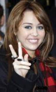 QPMZYLLFSBOPBORTUJR - poze miley rare
