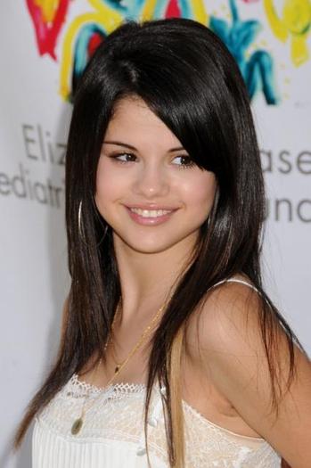 Selena Gomez poza 3