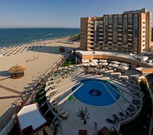 hotel-vega-mamaia-piscina-16437