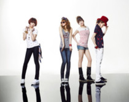 2NE1 (12)