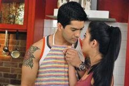 167685_180079515345896_180075845346263_526487_7062488_n - 0xxAbhimanyu si Nikitaxx