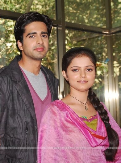 32184-a-still-image-of-dev-and-radhika-in-chhoti-bahu-sindoor-bin-suha - Rubina Dilaik