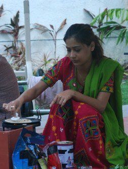 63475_175495929135594_152216818130172_524950_3496152_n - xxSara Khan-Sadhnaxx