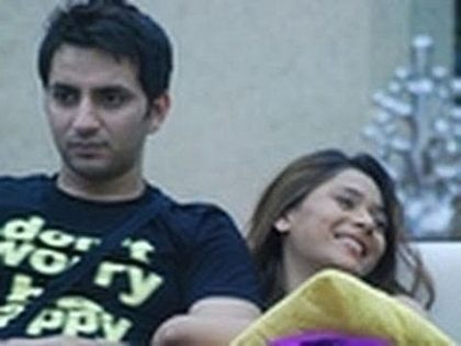 165395_180133718671815_152216818130172_555646_6886080_n - xxSara Khan-Sadhnaxx