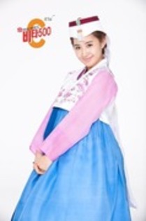 Kwon Yuri - actrita in hanbok008