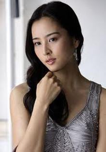 Han Hye Jin 3 vot - Alege 1