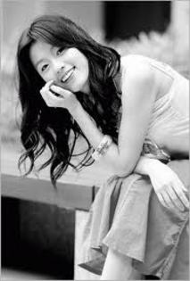 Han Hyo Joo 11 vot - Alege 1