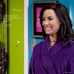 42084369_GERCXKCRA - demi lovato