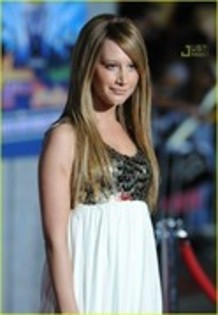 37341185_JUDTYWYWB - ashley tisdale