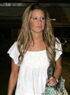 37342028_MIZOEAFQS - ashley tisdale