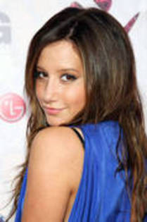37342351_PBYWUAATA - ashley tisdale
