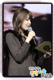 actrite care canta (5)