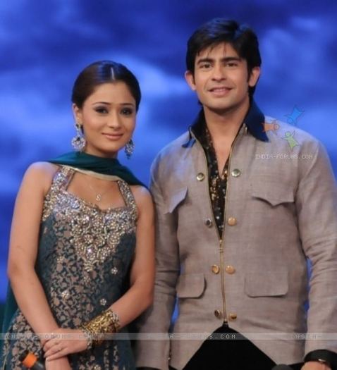 41084-still-image-of-hussain-kuwajerwala-and-sara-khan - xxSara Khan-Sadhnaxx