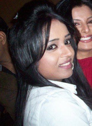 167532_184084574943396_152216818130172_589980_6165204_n - xxParul Chauhan - Raginixx