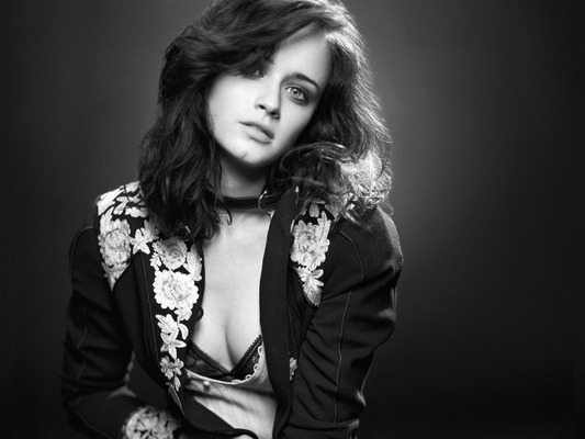 alexis-bledel-471375l-poza