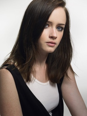 alexis-bledel-985545l-poza