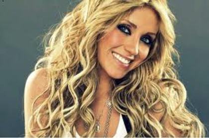 images (27) - poze Anahi