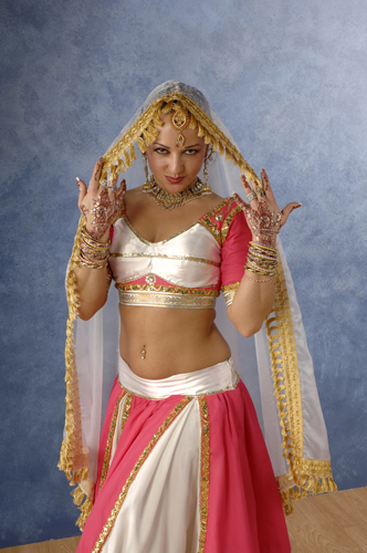 42152454_XJLHQEMHJ - dansatoare indience