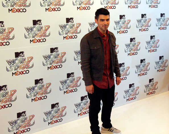 Joe+Jonas+2011+MTV+World+Stage+Mexico+Press+i29rN1o2_Iul - 2011 MTV World Stage Mexico - Press Conference
