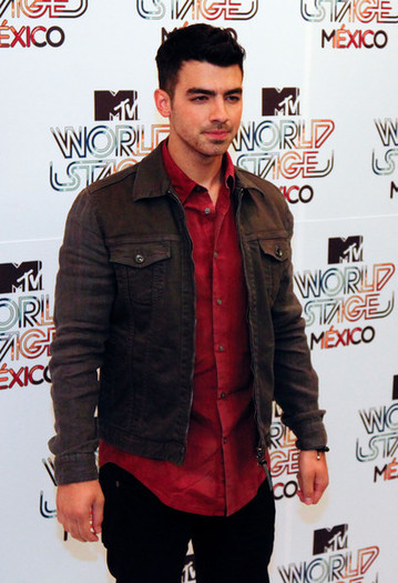 Joe+Jonas+2011+MTV+World+Stage+Mexico+Press+vOUrBhIBEBGl - 2011 MTV World Stage Mexico - Press Conference