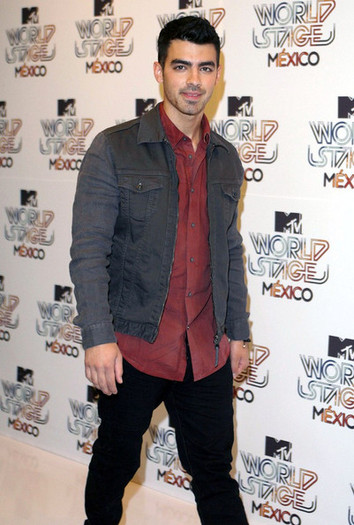 Joe+Jonas+Joe+Jonas+2011+MTV+World+Stage+Mexico+M-YyVJafuv4l - Joe Jonas at the 2011 MTV World Stage Mexico Press Conference