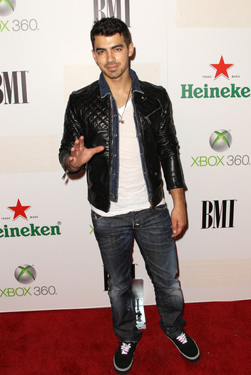 Joe+Jonas+Salute+Drake+Arrivals+jg2vT6Q4fb6l - A Salute To Drake - Arrivals